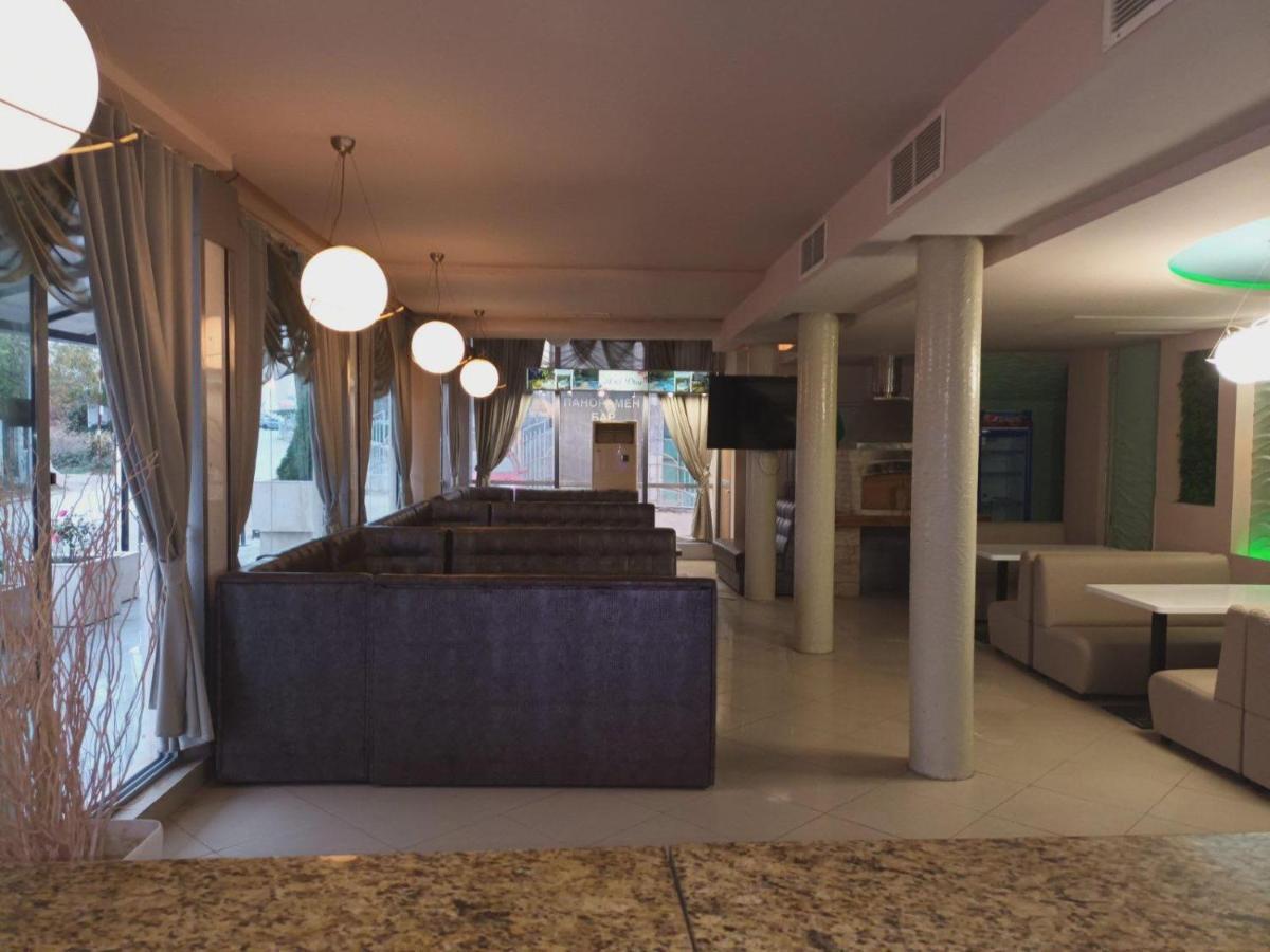 Danita Apartments & Diva Restaurant Bbq&Pool Bar Varna Esterno foto