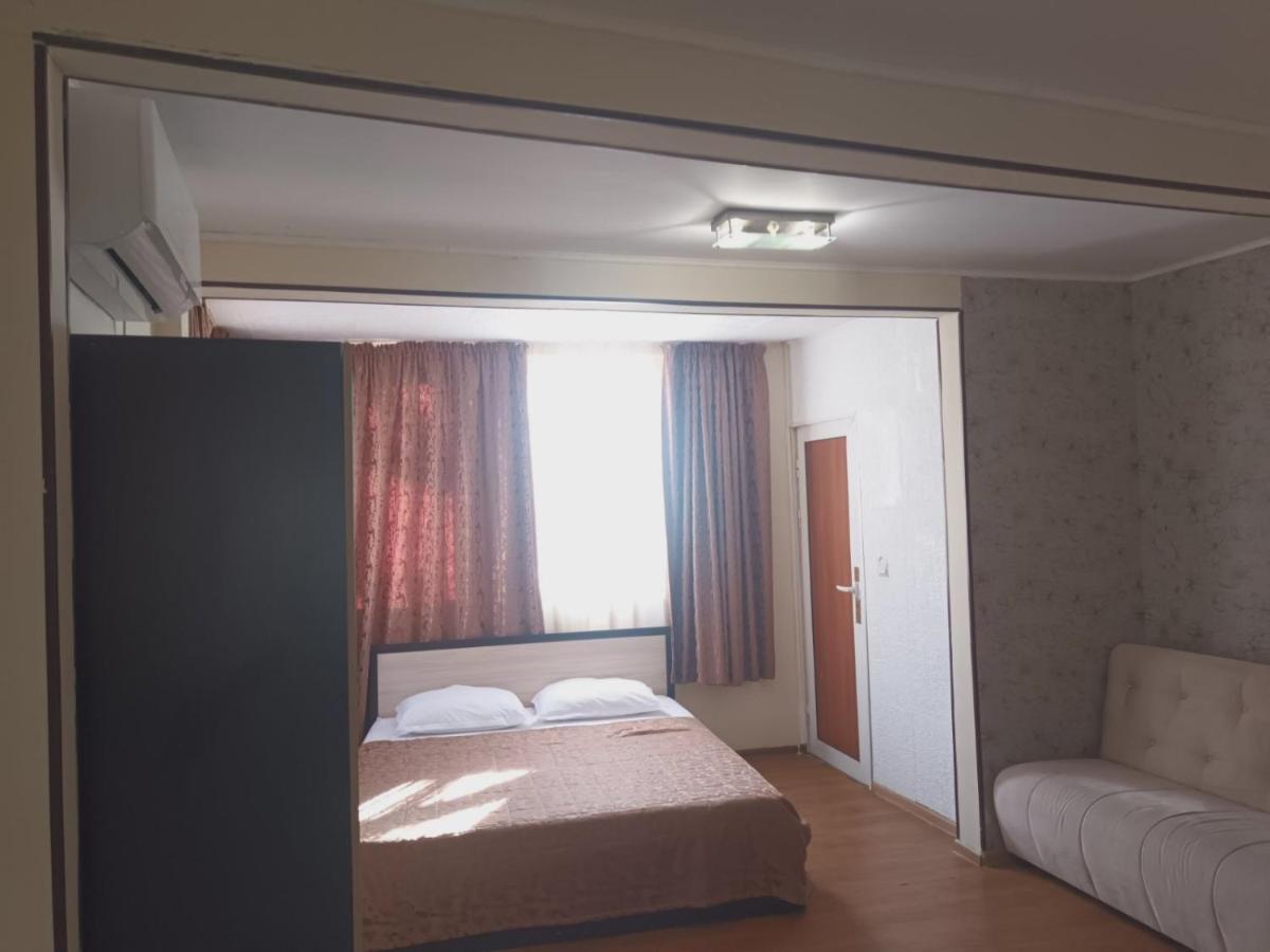 Danita Apartments & Diva Restaurant Bbq&Pool Bar Varna Esterno foto