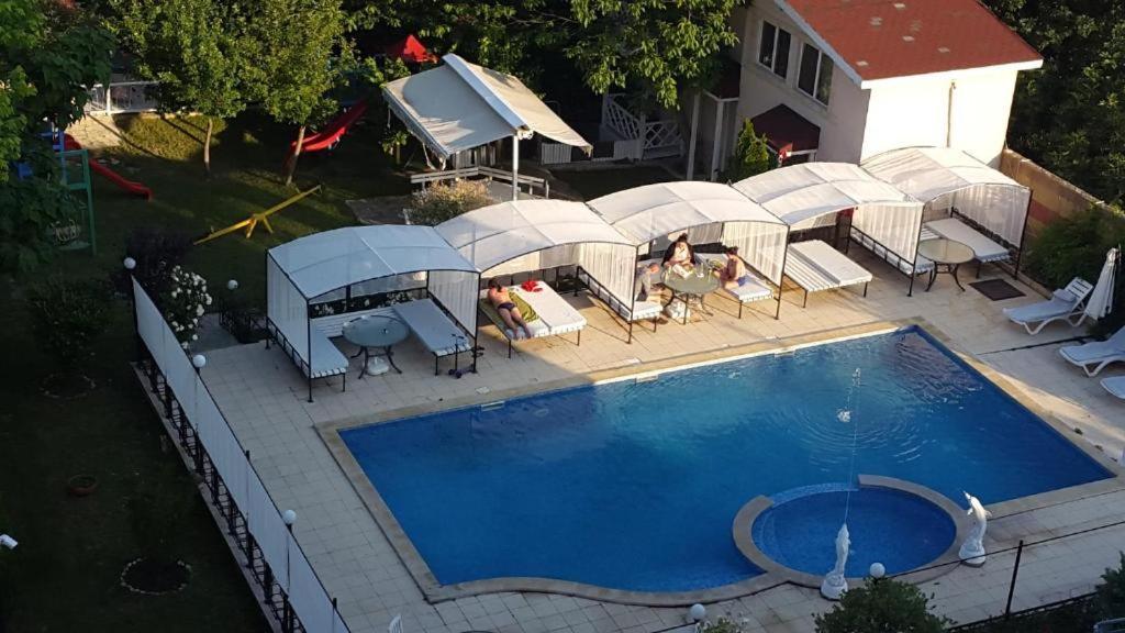 Danita Apartments & Diva Restaurant Bbq&Pool Bar Varna Esterno foto