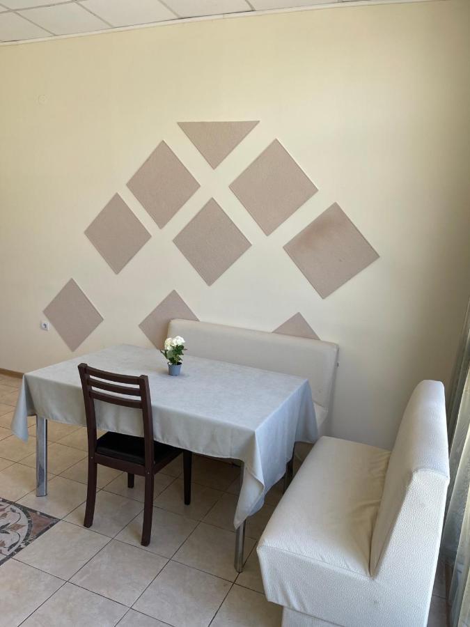 Danita Apartments & Diva Restaurant Bbq&Pool Bar Varna Esterno foto