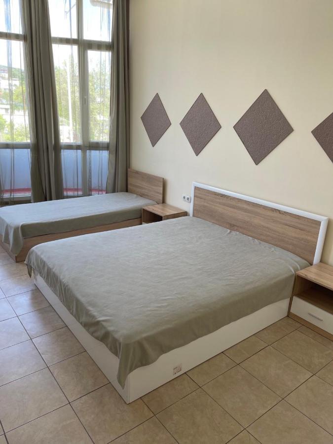 Danita Apartments & Diva Restaurant Bbq&Pool Bar Varna Esterno foto