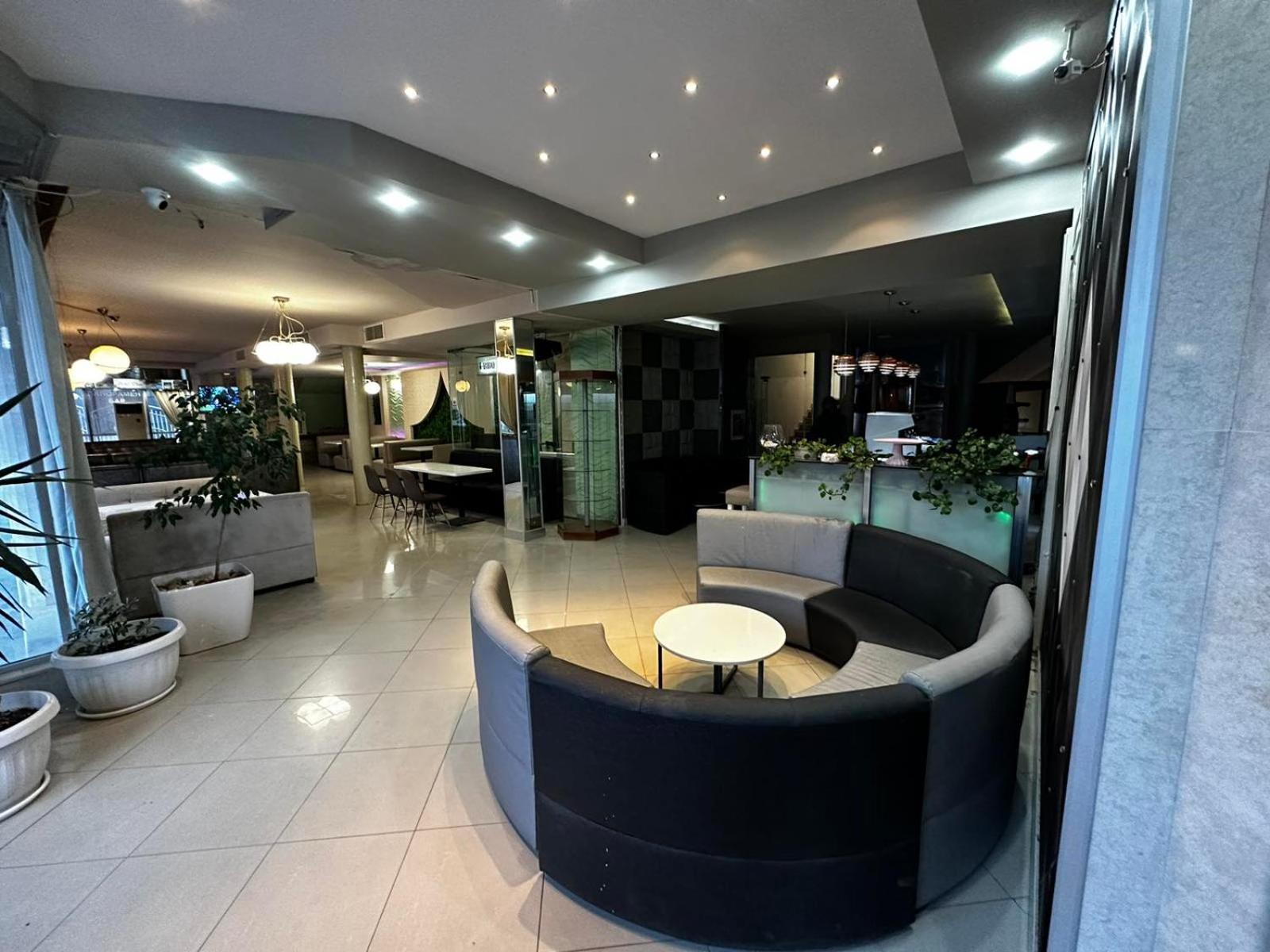 Danita Apartments & Diva Restaurant Bbq&Pool Bar Varna Esterno foto