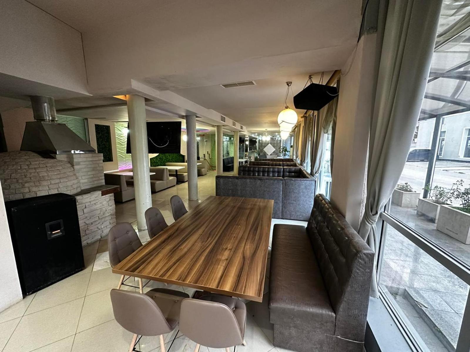Danita Apartments & Diva Restaurant Bbq&Pool Bar Varna Esterno foto