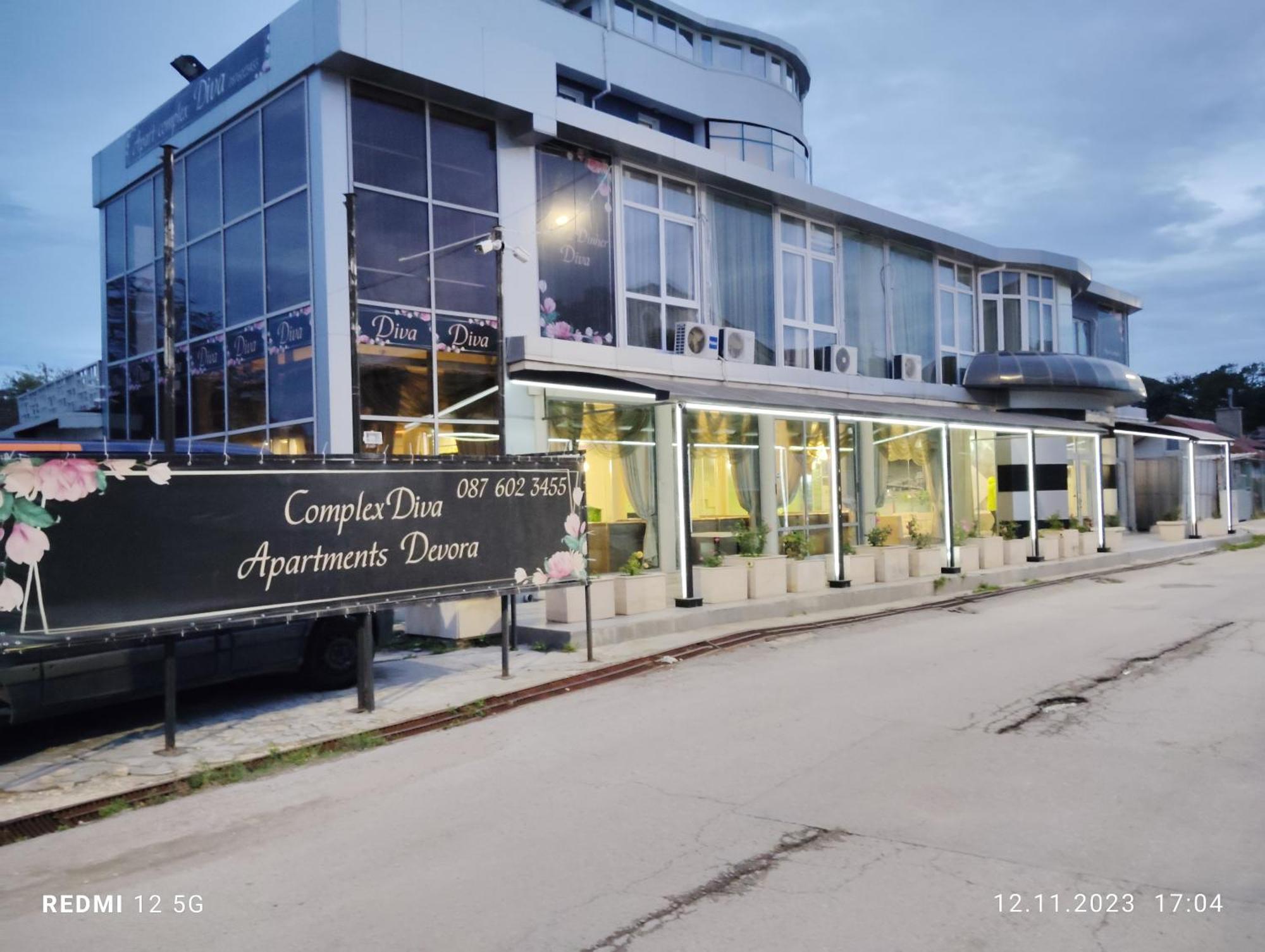 Danita Apartments & Diva Restaurant Bbq&Pool Bar Varna Esterno foto